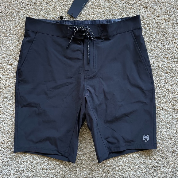 Greyson Indian Wells Board Shorts Black Size 34 Performance Swim NWT